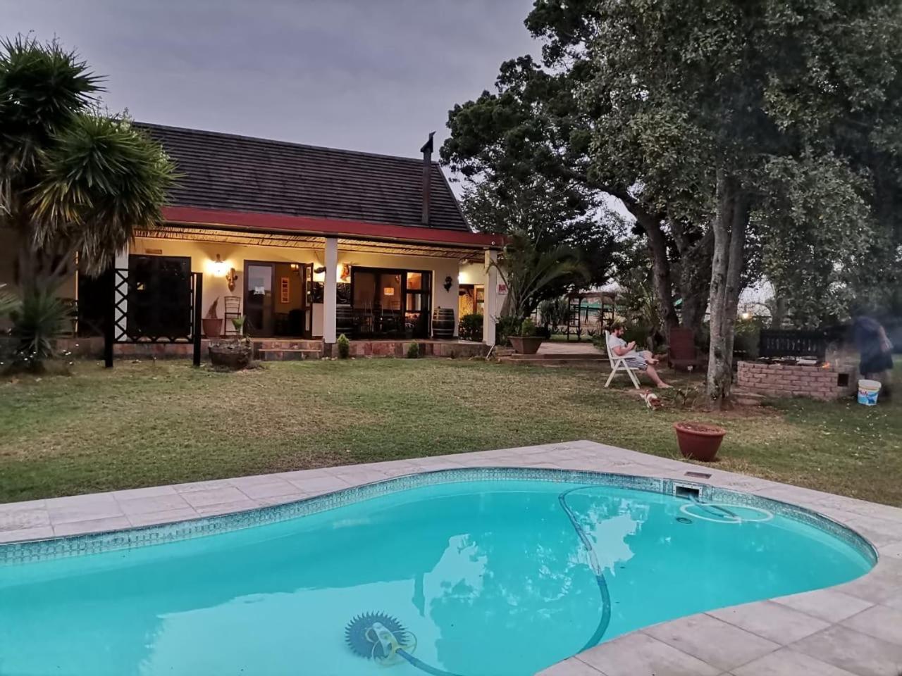 הרטנבוס Cheetah Lodge Guest House מראה חיצוני תמונה