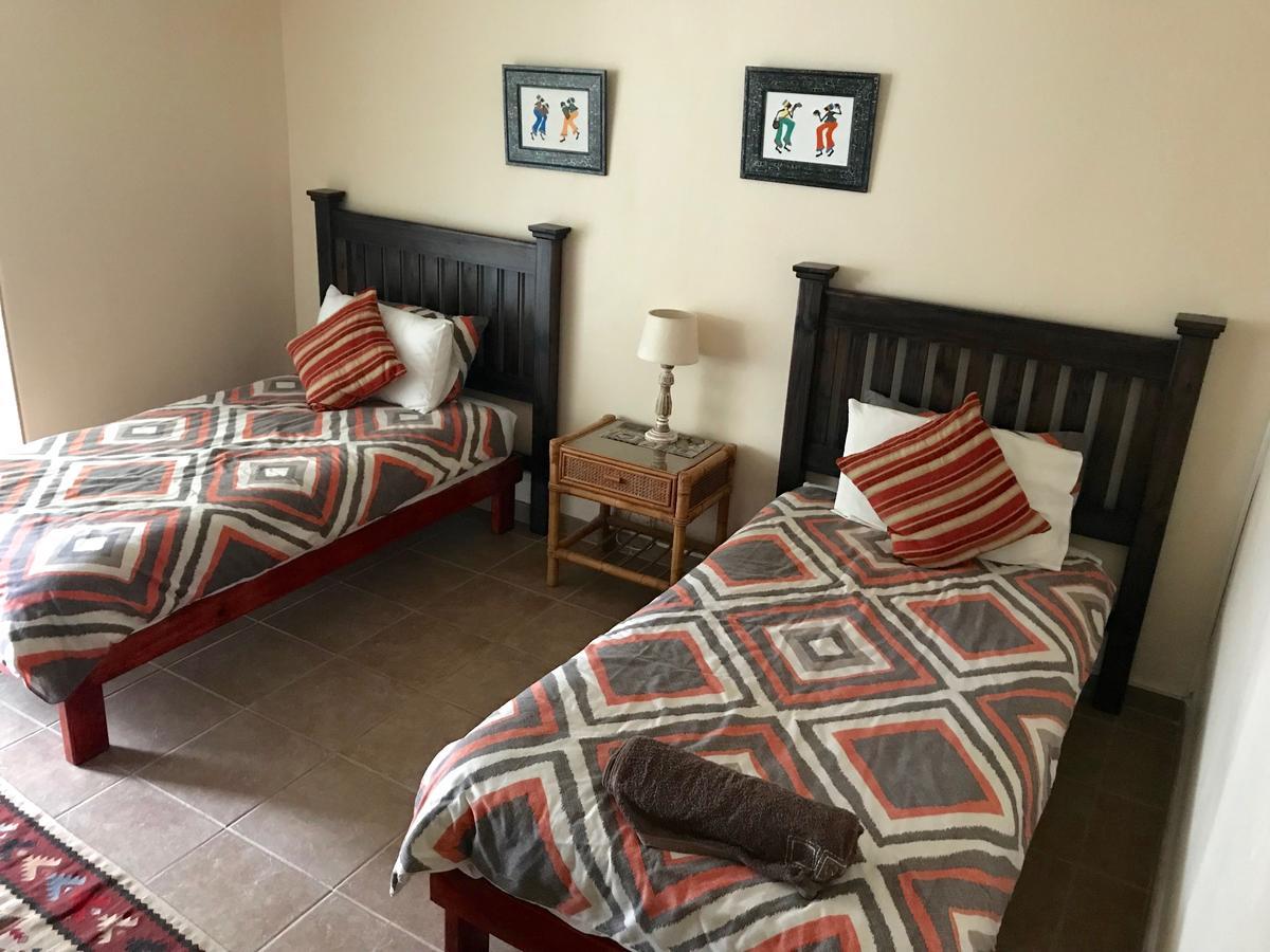 הרטנבוס Cheetah Lodge Guest House מראה חיצוני תמונה