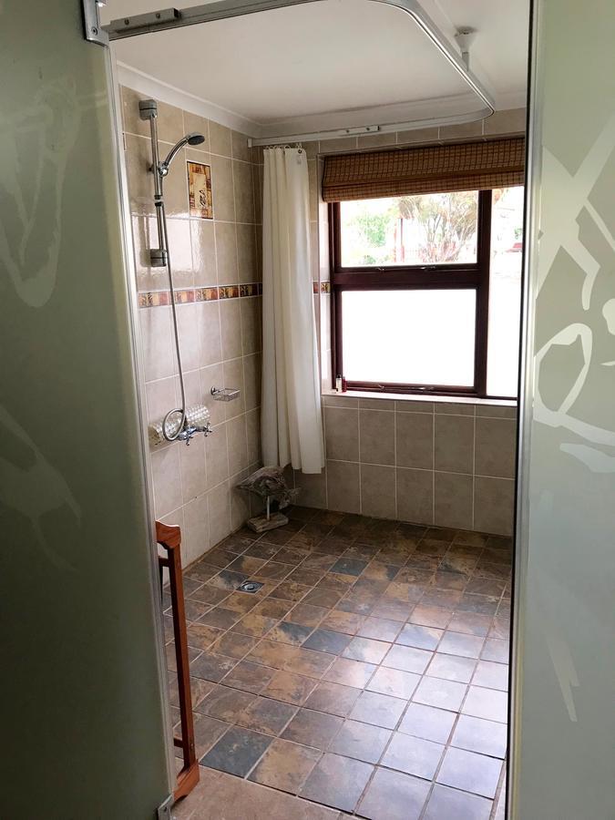 הרטנבוס Cheetah Lodge Guest House מראה חיצוני תמונה