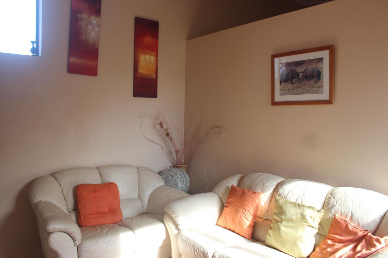 הרטנבוס Cheetah Lodge Guest House מראה חיצוני תמונה