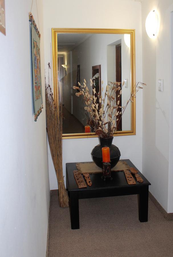 הרטנבוס Cheetah Lodge Guest House מראה חיצוני תמונה